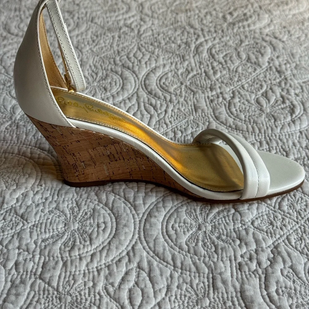 Lilly Pulitzer White Ankle Strap Wedge Sandals, size 7, New